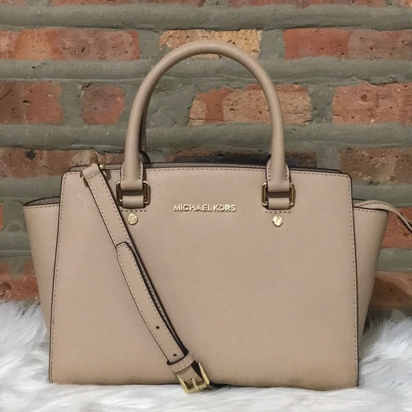 Michael Kors Handbags - 🌹michael kors bag